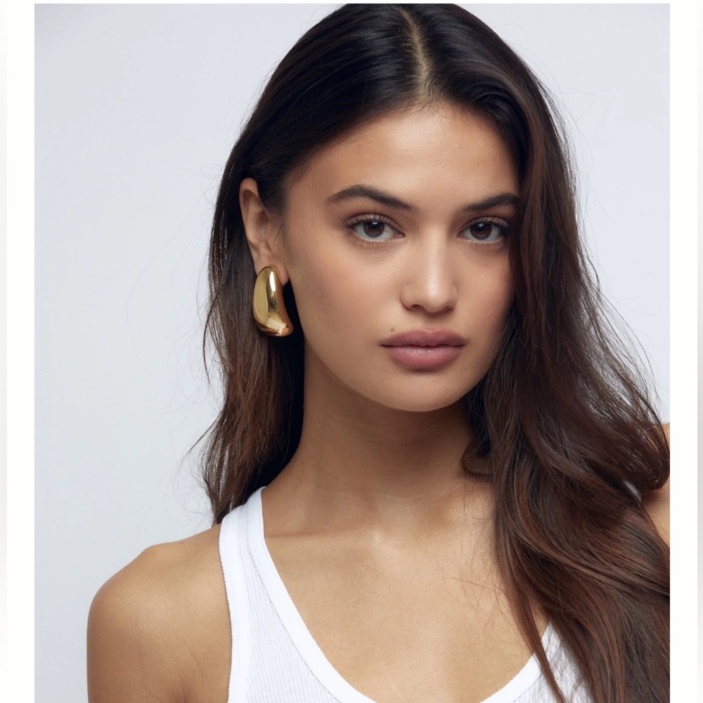 NWT Heaven Mayhem Beanie Gold Clip On Earrings